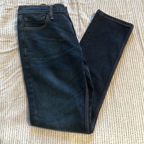 Levi’s 511 waist 33 length 32 only worn once to try on, they do not fit me. - Picture 3 of 3